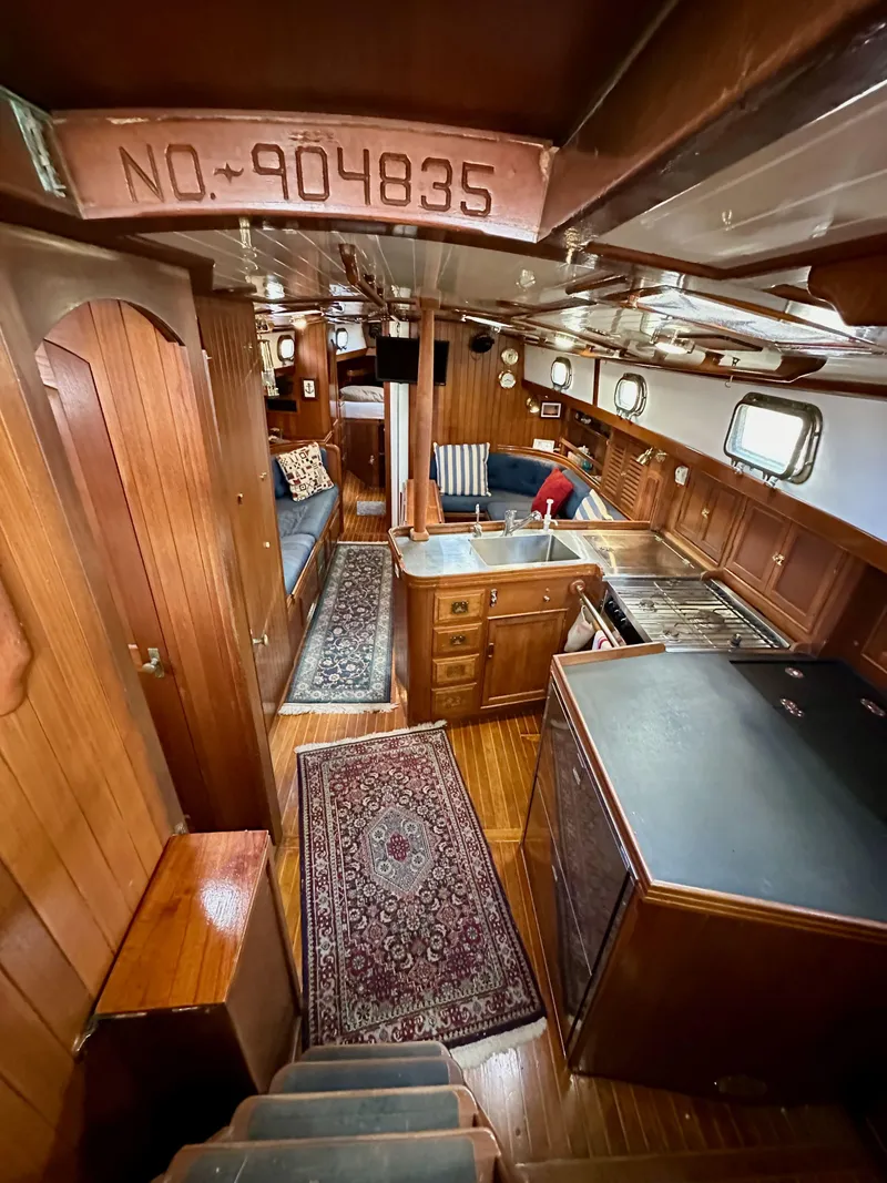 Slide: The Image of Shannon 43 Classic Cutter 1985 - 50