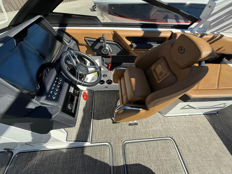 Slide: The Image of Cobalt R6 Surf 2025 - 740