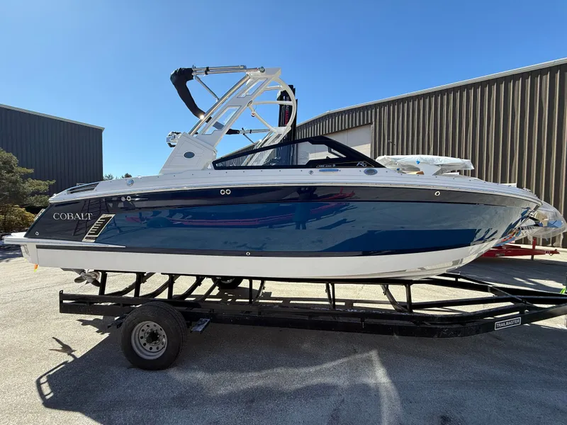 Slide: The Image of Cobalt R6 Surf 2025 - 753