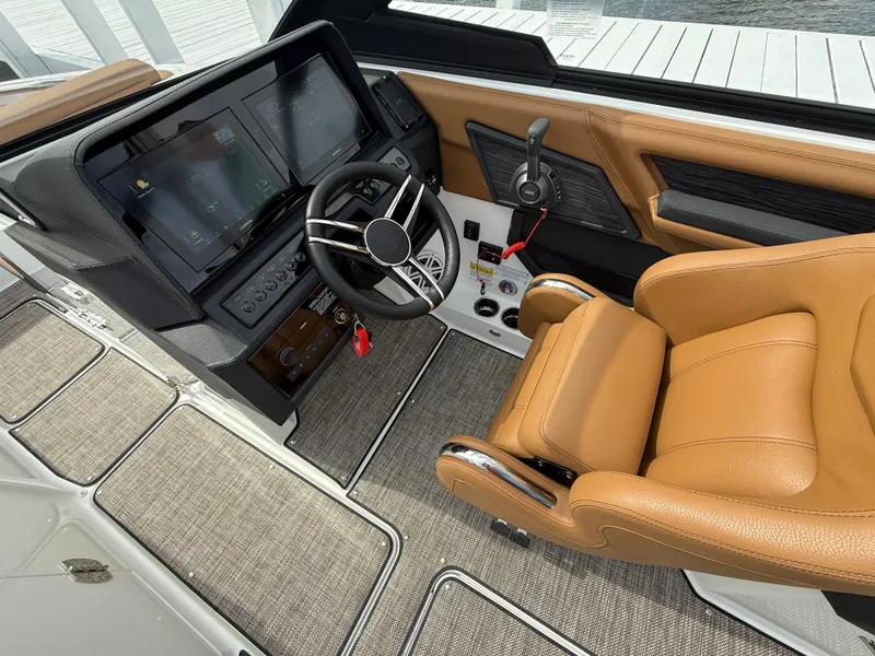 Slide: The Image of Cobalt R6 Surf 2025 - 758