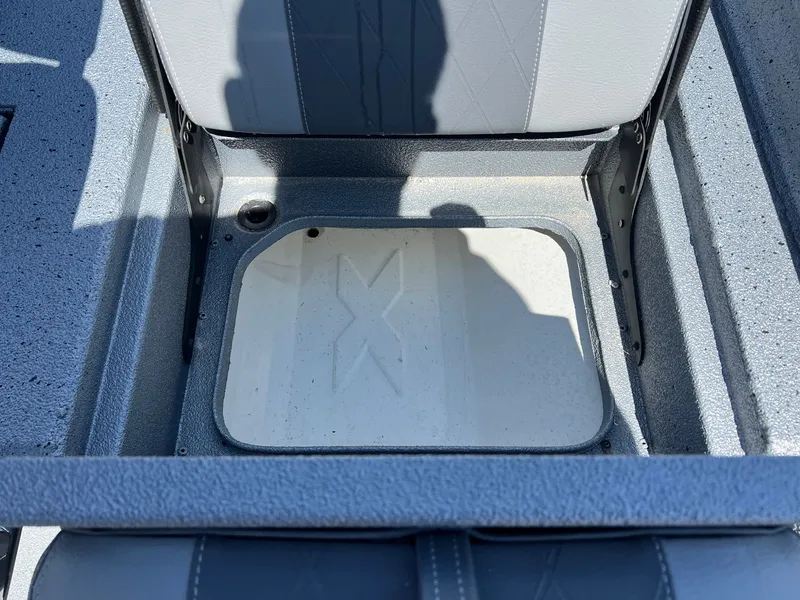 Slide: The Image of Xpress H20B Bay 2025 - 22