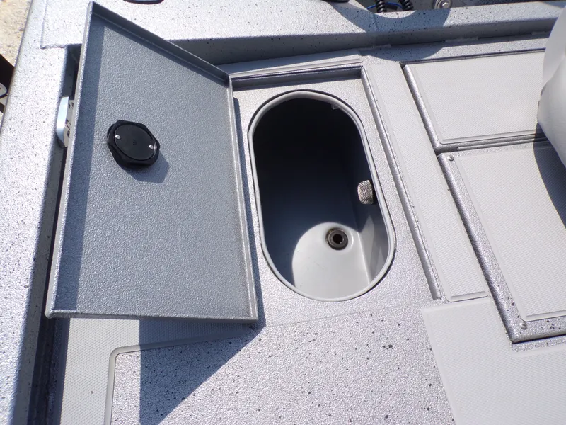 Slide: The Image of Xpress H210B Bay 2025 - 17