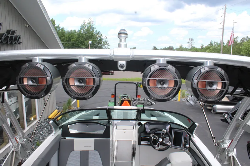 Slide: The Image of MasterCraft X24 2022 - 12