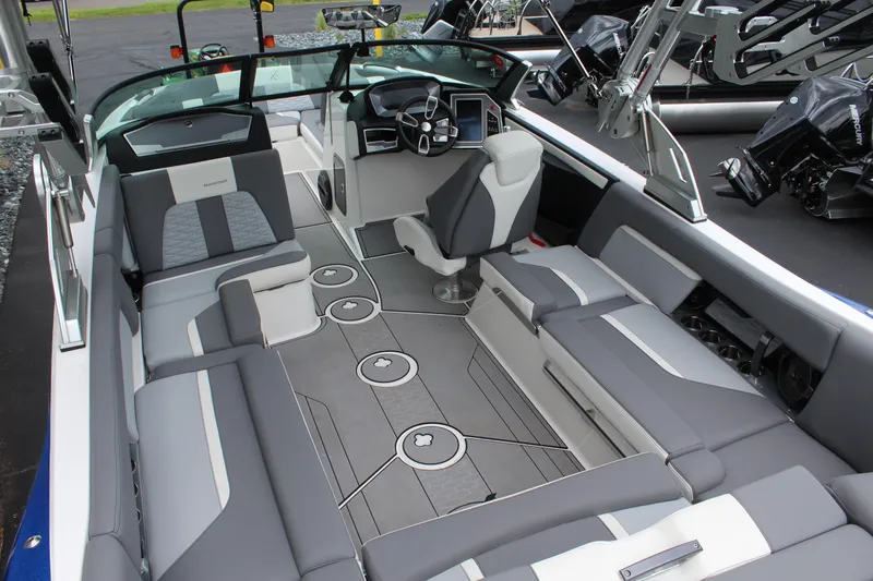 Slide: The Image of MasterCraft X24 2022 - 13