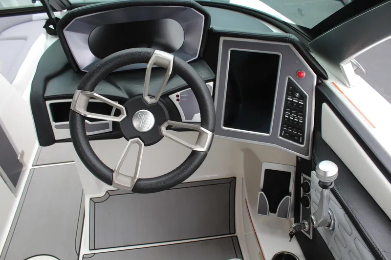 Slide: The Image of MasterCraft X24 2022 - 18