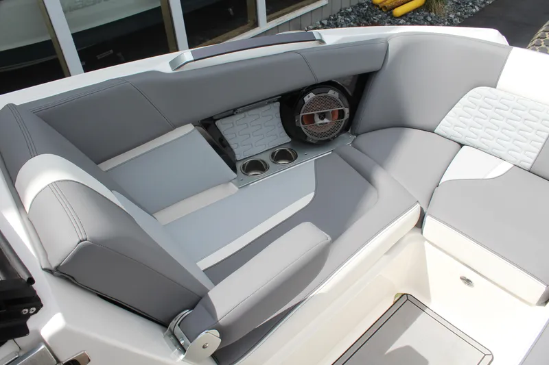 Slide: The Image of MasterCraft X24 2022 - 21