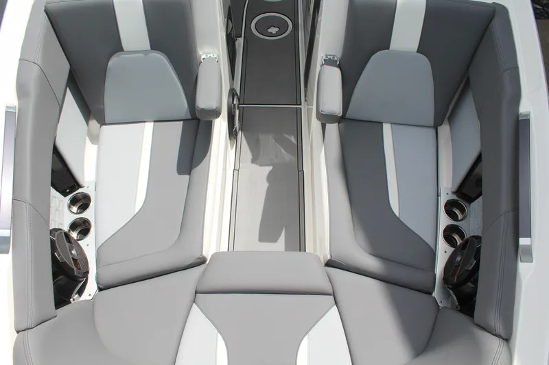 Slide: The Image of MasterCraft X24 2022 - 22