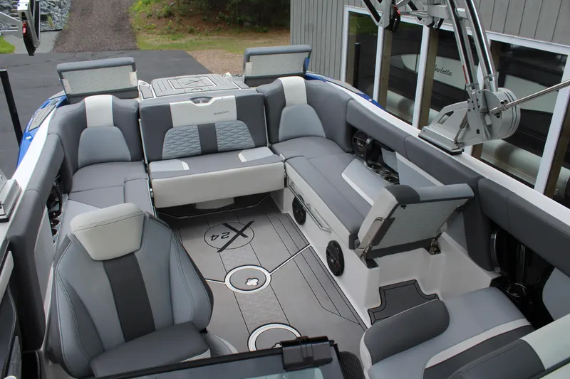 Slide: The Image of MasterCraft X24 2022 - 25