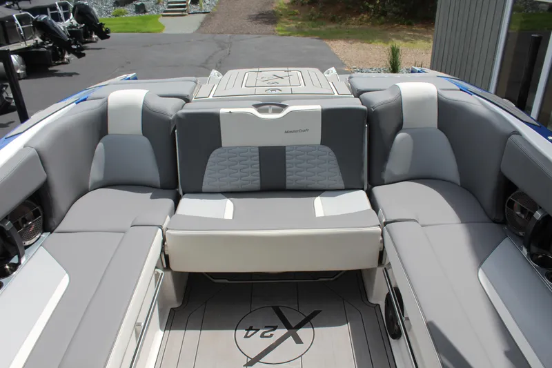 Slide: The Image of MasterCraft X24 2022 - 29