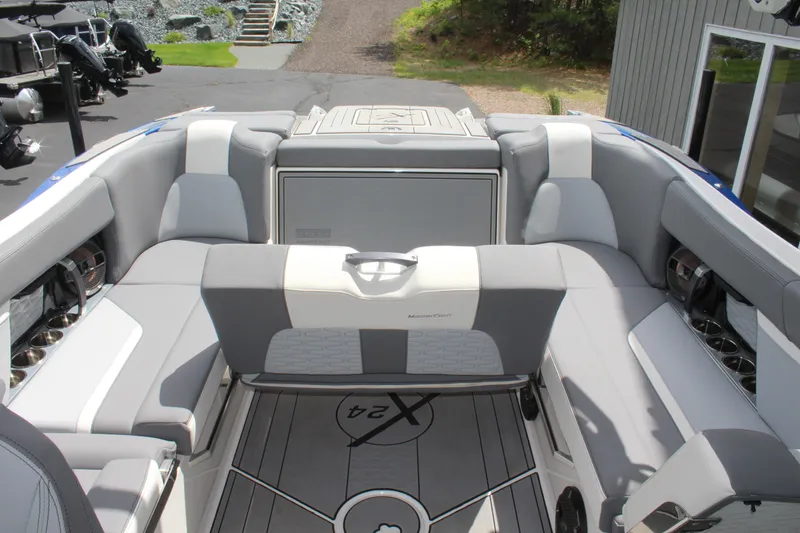 Slide: The Image of MasterCraft X24 2022 - 30