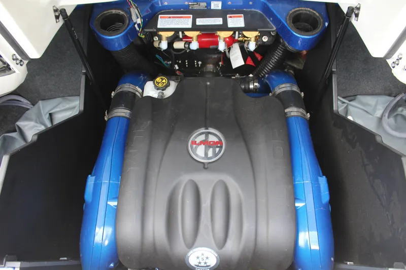 Slide: The Image of MasterCraft X24 2022 - 32