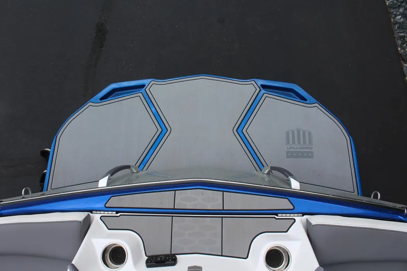 Slide: The Image of MasterCraft X24 2022 - 8