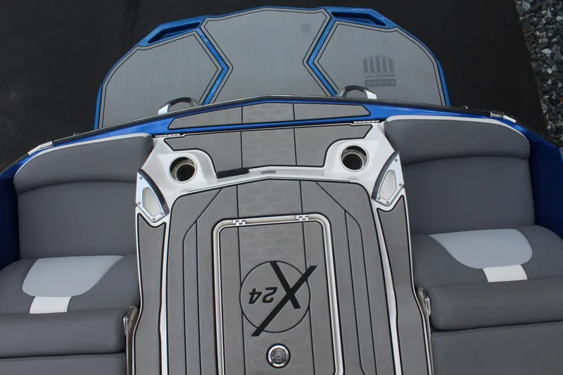 Slide: The Image of MasterCraft X24 2022 - 9