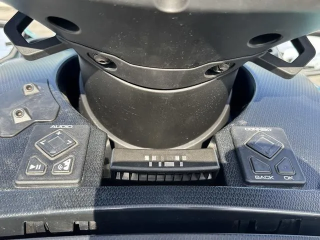 Slide: The Image of Yamaha FX Cruiser HO 2025 - 13