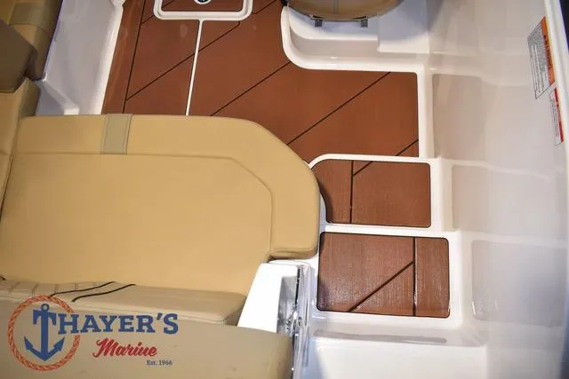 Slide: The Image of Bayliner D20 2025 - 13