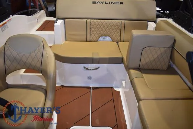 Slide: The Image of Bayliner D20 2025 - 14