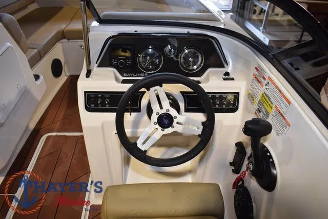 Slide: The Image of Bayliner D20 2025 - 17