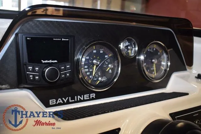 Slide: The Image of Bayliner D20 2025 - 18