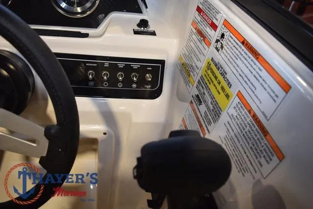 Slide: The Image of Bayliner D20 2025 - 20