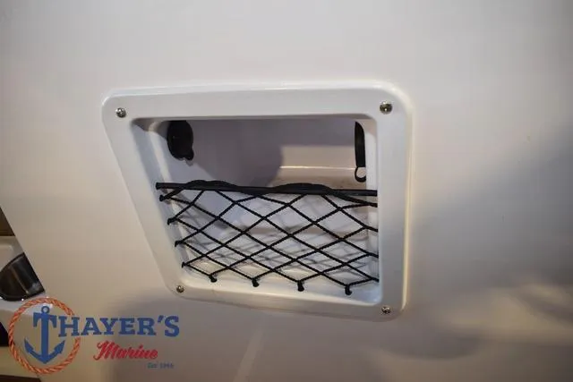 Slide: The Image of Bayliner D20 2025 - 24