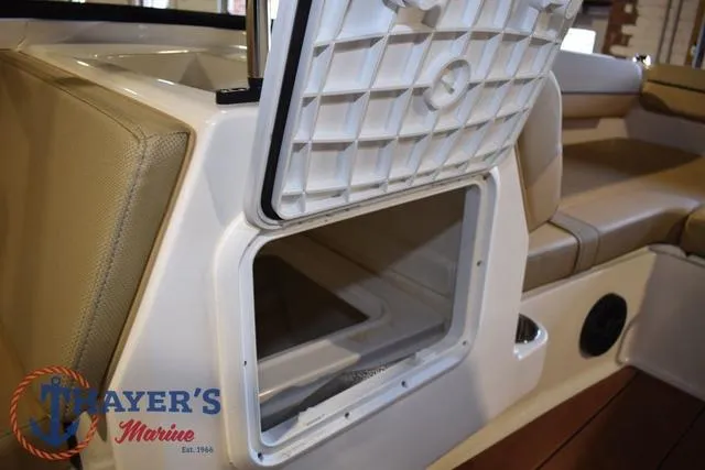 Slide: The Image of Bayliner D20 2025 - 26