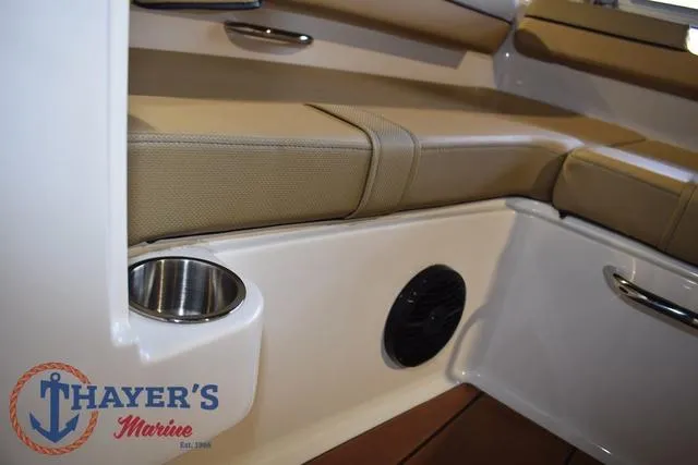 Slide: The Image of Bayliner D20 2025 - 27