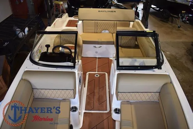 Slide: The Image of Bayliner D20 2025 - 33