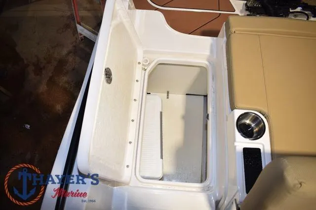 Slide: The Image of Bayliner D20 2025 - 37