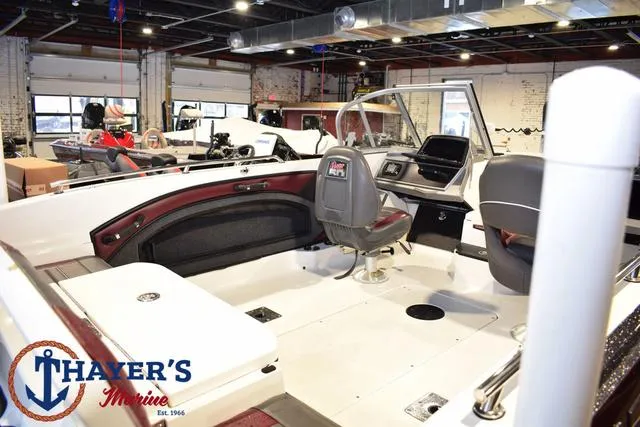 Slide: The Image of Ranger 1880MS 2018 - 43