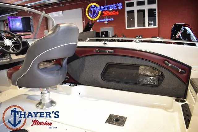 Slide: The Image of Ranger 1880MS 2018 - 8