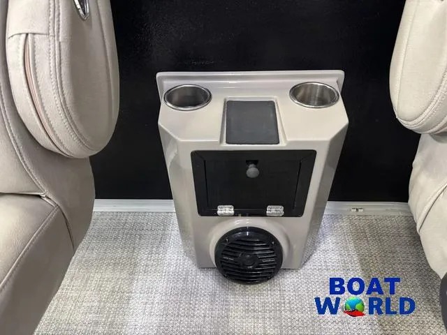 Slide: The Image of Premier Alante 240 DL 2019 - 60