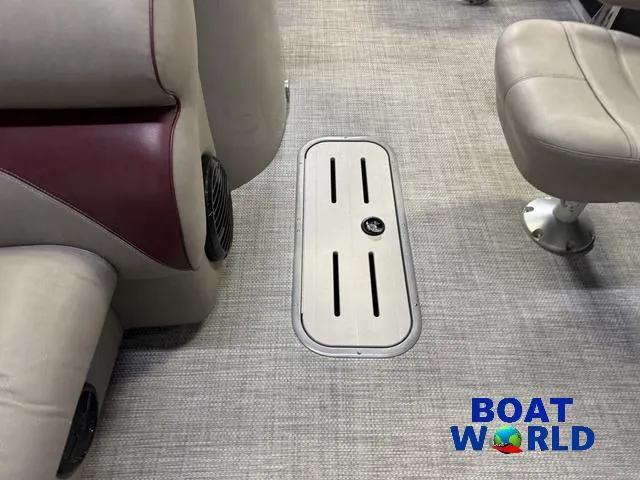 Slide: The Image of Premier Alante 240 DL 2019 - 63