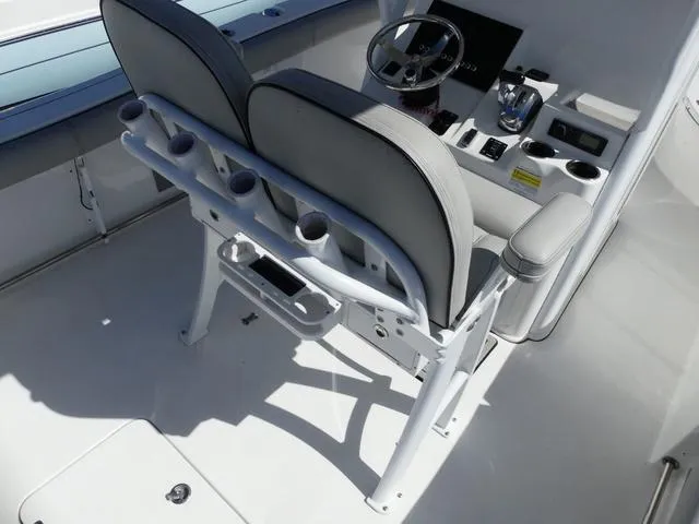 Slide: The Image of Sea Pro 239 2019 - 10