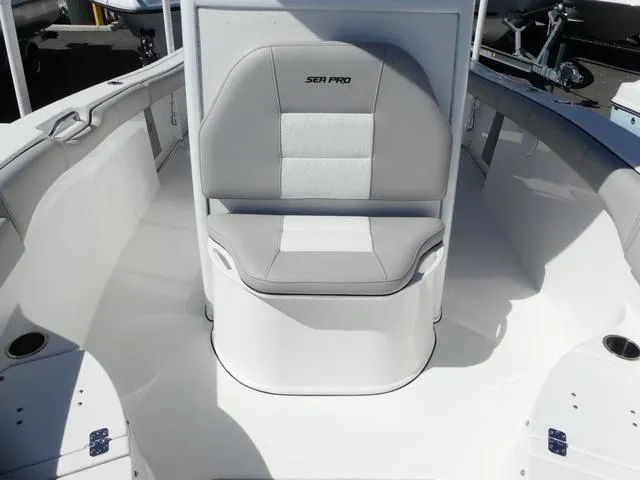 Slide: The Image of Sea Pro 239 2019 - 21