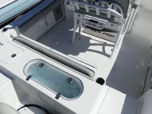 Slide: The Image of Sea Pro 239 2019 - 7