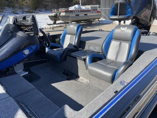 Slide: The Image of Phoenix Bass Boat 920 Elite 2023 - 12