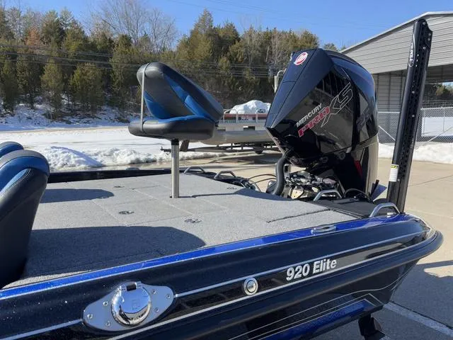 Slide: The Image of Phoenix Bass Boat 920 Elite 2023 - 13