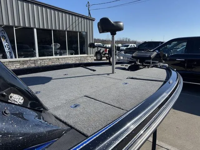 Slide: The Image of Phoenix Bass Boat 920 Elite 2023 - 8