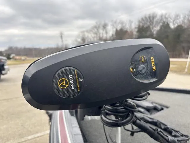 Slide: The Image of Minn Kota Ultrex i-Pilot trolling motor on 2015 Skeeter ZX 225 boat. - 11