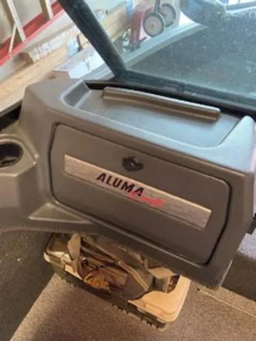 Slide: The Image of Alumacraft COMPETITOR 165 2017 - 5