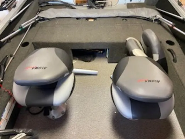 Slide: The Image of Alumacraft COMPETITOR 165 2017 - 9