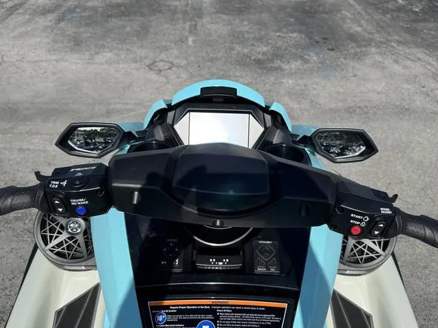 Slide: The Image of Yamaha FX Cruiser HO 2025 - 11