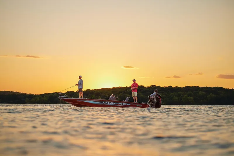 Slide: The Image of Tracker Savage 215 2025 - 96