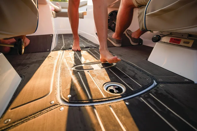 Slide: The Image of Tahoe 210 S 2025 - 103