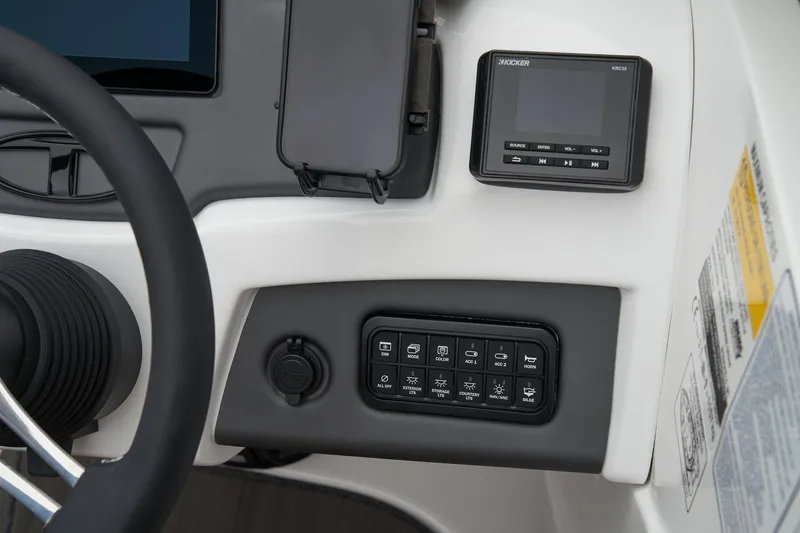 Slide: The Image of Tahoe 210 S 2025 - 27