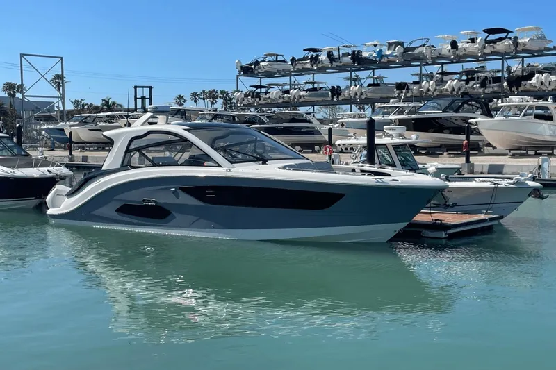 Slide: The Image of Sea Ray Sundancer 370 OB 2022 - 0