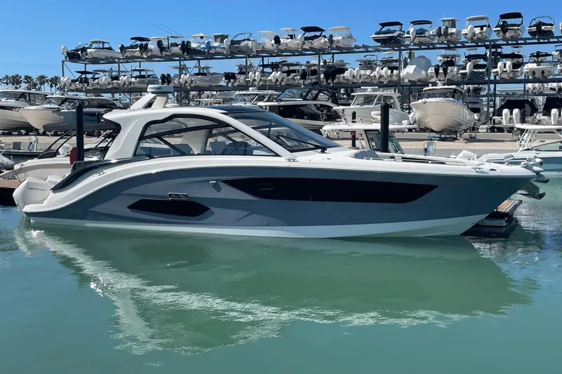 Slide: The Image of Sea Ray Sundancer 370 OB 2022 - 1