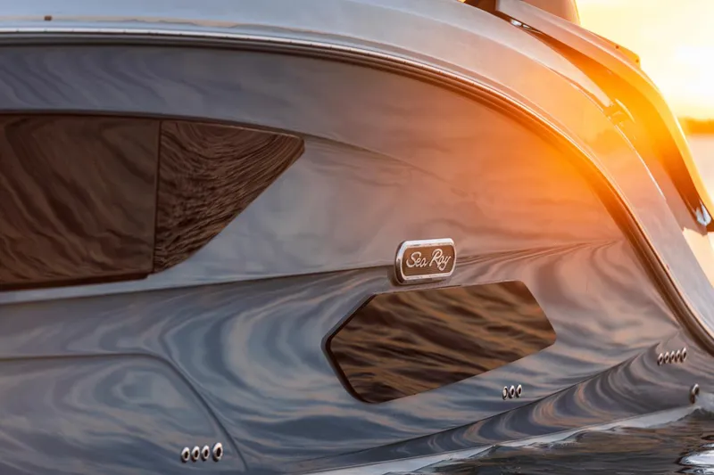 Slide: The Image of Sea Ray Sundancer 370 OB 2022 - 15