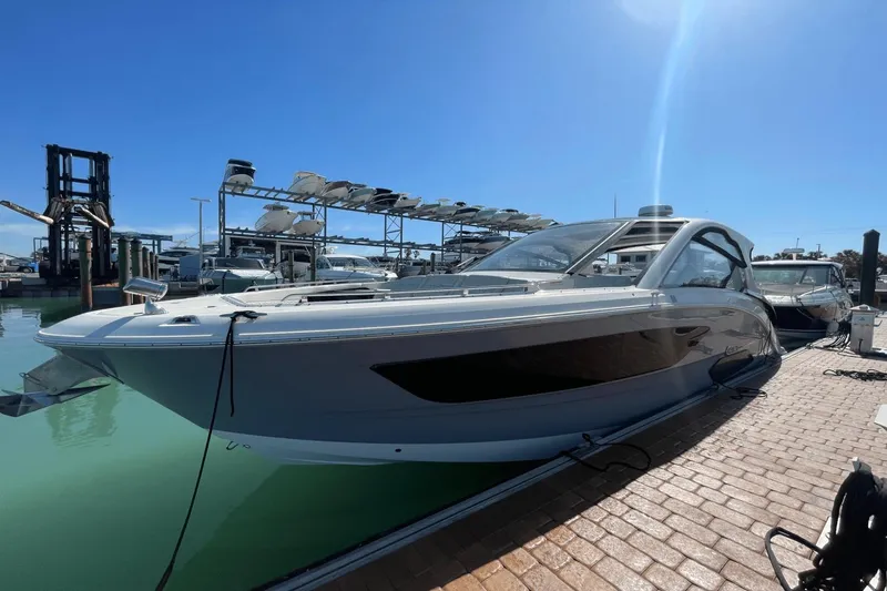 Slide: The Image of Sea Ray Sundancer 370 OB 2022 - 2