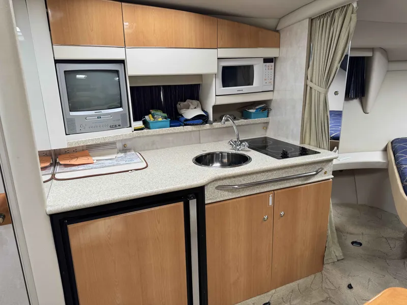 Slide: The Image of Formula 31 Performance Cruiser 2003 - 12